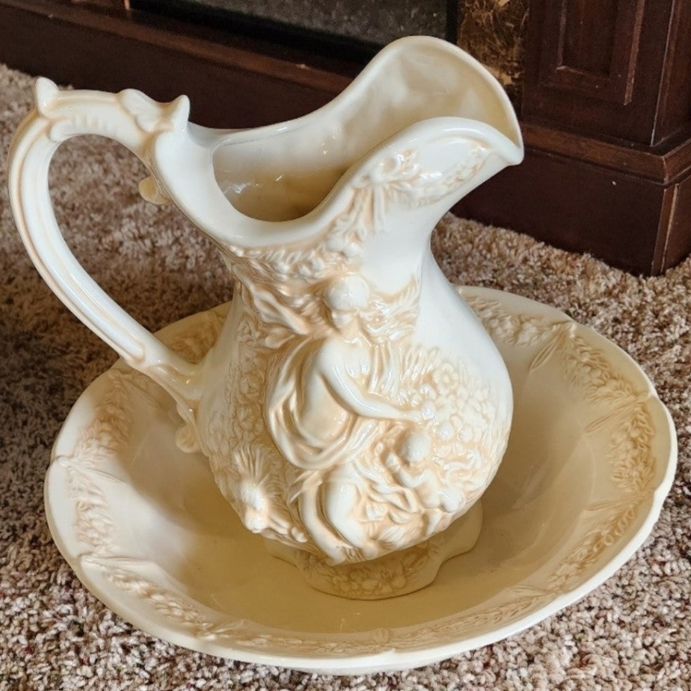 Vintage Wash Basin